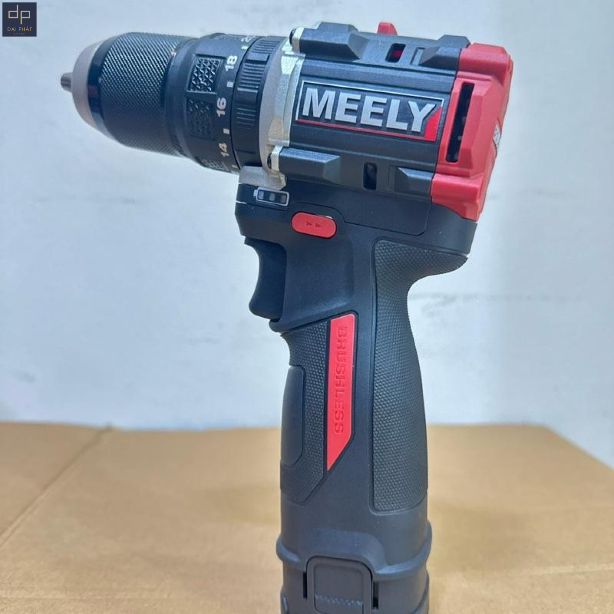 Máy khoan pin 50N.m F.. MT838C